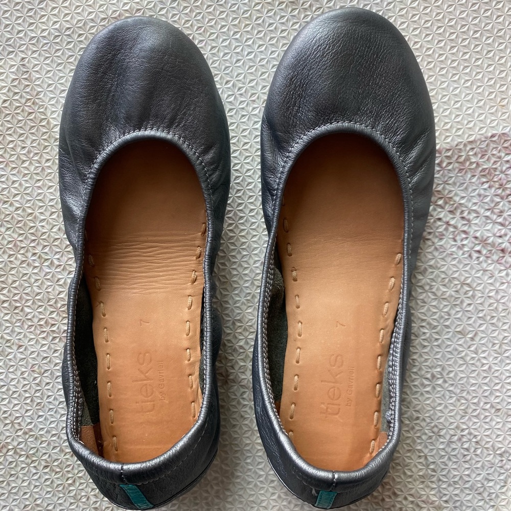 Tieks- Metallic Pewter Size 7